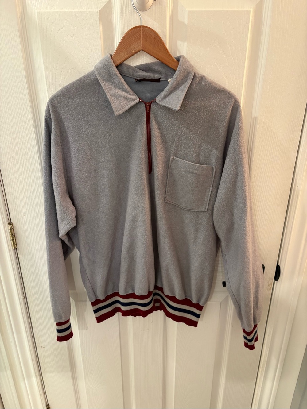 Vintage Men's Light Gray Fleece Pullover with Contrast Trim